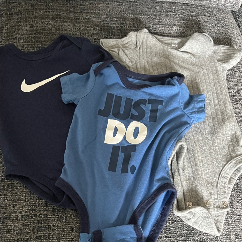 Nike Infant Bodysuit Set — Royal Blue, Navy & Heather Gray